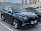 Toyota Highlander 2022 года за 28 000 000 тг. в Астана – фото 2