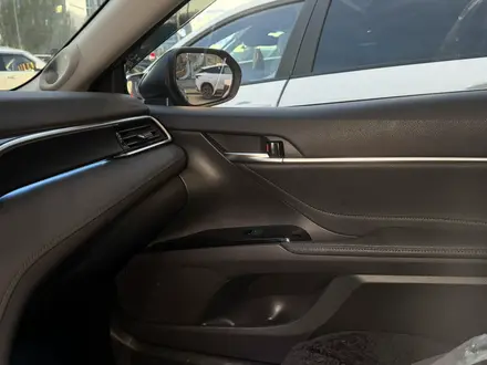 Toyota Camry 2023 года за 16 800 000 тг. в Астана – фото 11