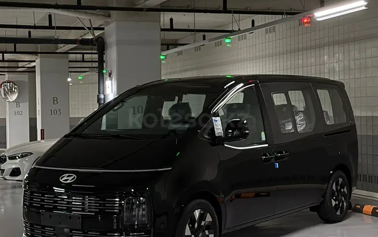 Hyundai Staria Van 2026 года за 27 900 000 тг. в Алматы