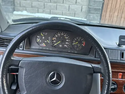 Mercedes-Benz E 220 1993 года за 2 300 000 тг. в Каскелен – фото 14