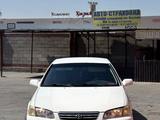 Toyota Camry 2000 года за 3 500 000 тг. в Байконыр – фото 4