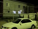 Toyota Camry 2000 года за 3 500 000 тг. в Байконыр – фото 2