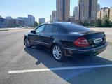 Mercedes-Benz E 320 2004 годаfor4 300 000 тг. в Астана