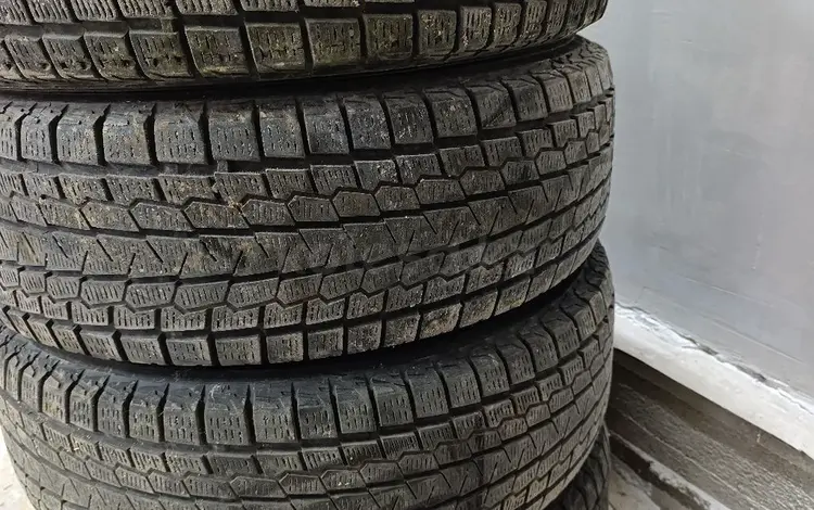 Шины зимние R17 YOKOHAMA за 75 000 тг. в Есик