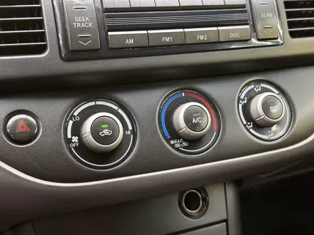 Toyota Camry 2005 года за 5 500 000 тг. в Астана – фото 8