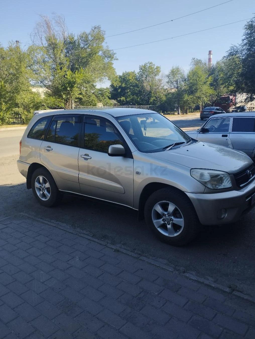 Toyota RAV4 2005 г.