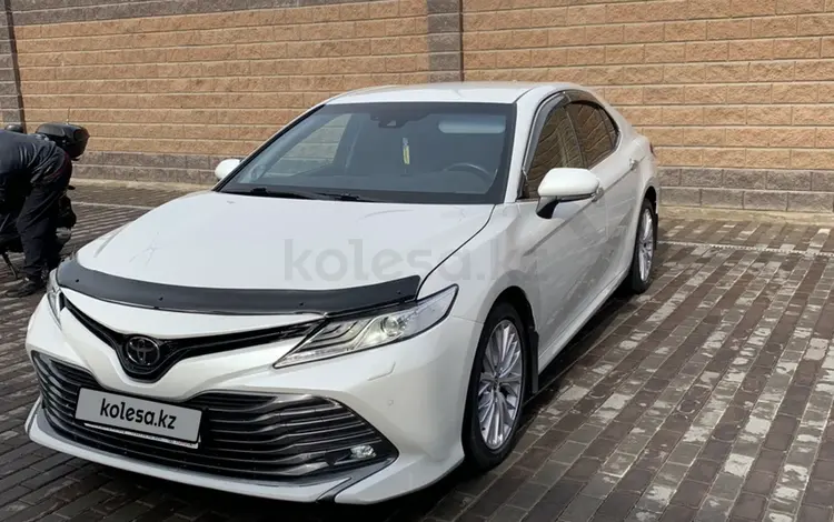 Toyota Camry 2020 года за 13 500 000 тг. в Алматы