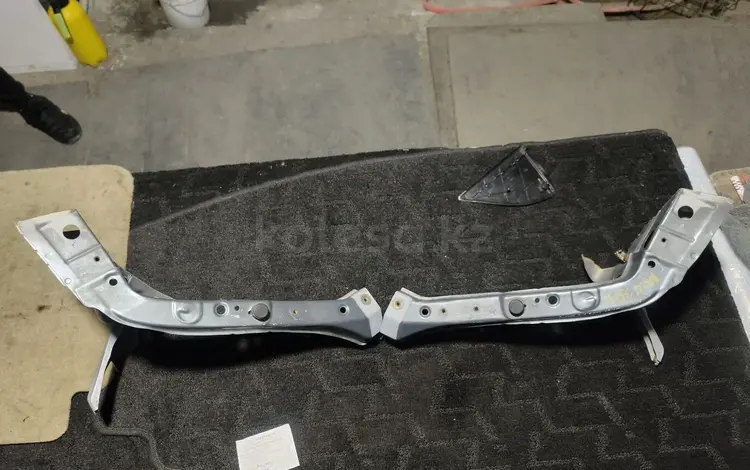 Планка телевизора верхняя планка фары за 10 000 тг. в Алматы