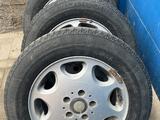Шины с дисками Мерседес за 100 000 тг. в Кызылорда