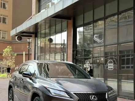 Lexus RX 200t 2018 года за 19 200 000 тг. в Астана – фото 2