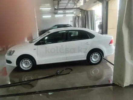 Volkswagen Polo 2013 года за 3 000 000 тг. в Алматы – фото 2