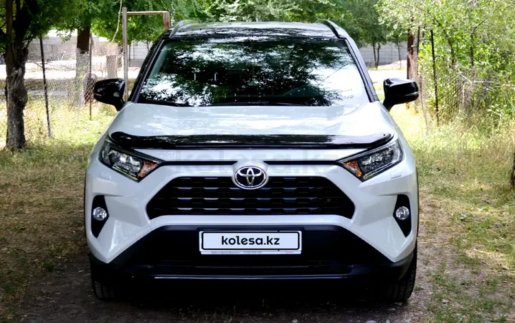 Toyota RAV4 2019 года за 22 000 000 тг. в Шымкент