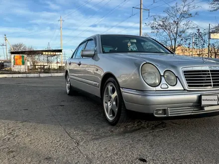 Mercedes-Benz E 320 1998 года за 5 100 000 тг. в Тараз – фото 7