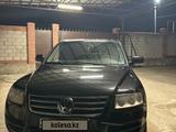 Volkswagen Touareg 2006 годаfor5 600 000 тг. в Алматы