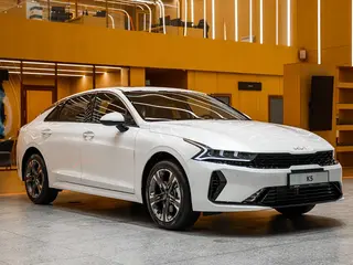 Kia K5 Luxe