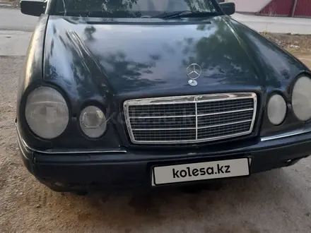 Mercedes-Benz E 230 1998 года за 1 100 000 тг. в Кызылорда – фото 2