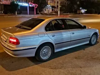 BMW 523