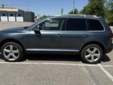 Volkswagen Touareg 2007 года за 7 500 000 тг. в Алматы – фото 3