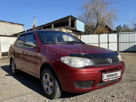 Fiat Albea 2008 года за 1 300 000 тг. в Петропавловск – фото 2