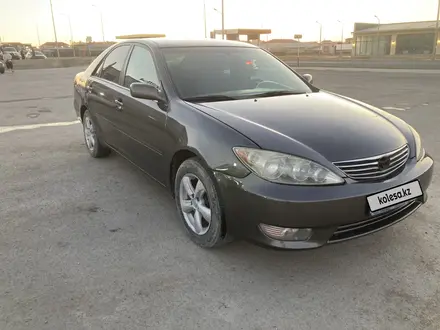 Toyota Camry 2005 года за 4 300 000 тг. в Актау – фото 2