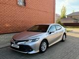 Toyota Camry 2018 года за 11 900 000 тг. в Актобе