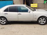 Mercedes-Benz E 250 1998 года за 1 500 000 тг. в Тараз – фото 2