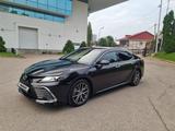 Toyota Camry 2023 года за 15 300 000 тг. в Алматы – фото 3