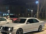 Mercedes-Benz E 55 AMG 2001 годаүшін23 000 000 тг. в Семей