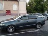 Volkswagen Passat 2009 года за 2 590 000 тг. в Шымкент – фото 4