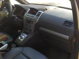 Opel Zafira 2009 года за 3 800 000 тг. в Караганда – фото 2