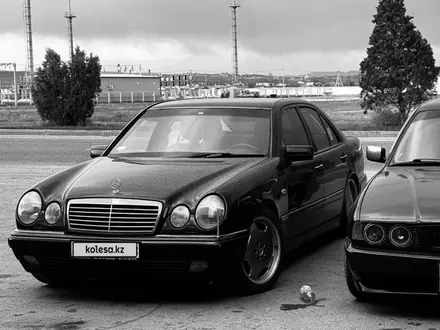 Mercedes-Benz E 320 1998 года за 3 900 000 тг. в Алматы – фото 2