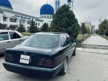 Mercedes-Benz E 320 1998 года за 3 900 000 тг. в Алматы – фото 3