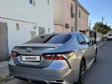 Toyota Camry 2022 года за 14 000 000 тг. в Актау – фото 3
