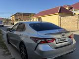 Toyota Camry 2022 года за 14 000 000 тг. в Актау – фото 4