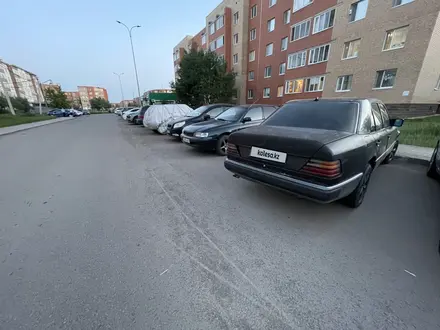 Mercedes-Benz E 260 1991 года за 650 000 тг. в Астана – фото 3