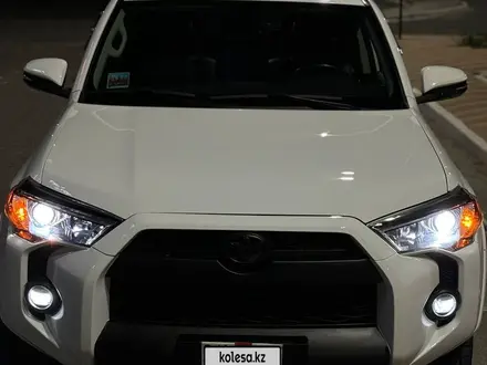 Toyota 4Runner 2015 года за 13 000 000 тг. в Актау