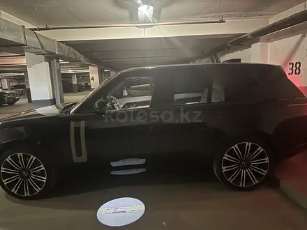 Land Rover Range Rover 2023 года за 105 000 000 тг. в Алматы – фото 2