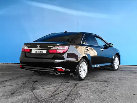 Toyota Camry 2015 года за 8 045 650 тг. в Шымкент – фото 3