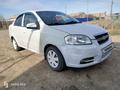 Chevrolet Aveo 2013 года за 2 700 000 тг. в Атырау – фото 2