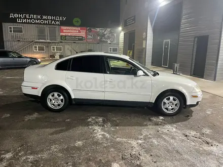 Volkswagen Passat 2002 года за 2 300 000 тг. в Астана – фото 4