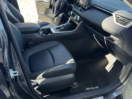 Toyota RAV4 2021 года за 15 500 000 тг. в Алматы – фото 9