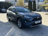 Toyota RAV4 2021 года за 15 500 000 тг. в Алматы