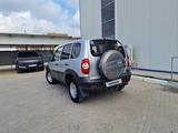 Chevrolet Niva 2012 года за 2 900 000 тг. в Атырау – фото 2