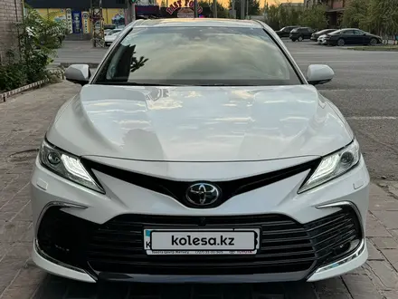 Toyota Camry 2021 года за 24 000 000 тг. в Алматы – фото 2