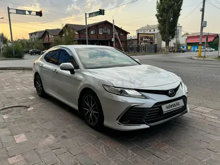 Toyota Camry 2021 года за 24 000 000 тг. в Алматы – фото 3