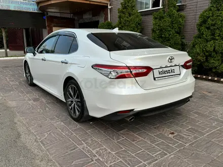 Toyota Camry 2021 года за 24 000 000 тг. в Алматы – фото 6