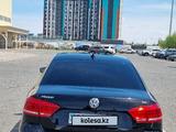 Volkswagen Passat 2015 года за 7 900 000 тг. в Атырау – фото 5