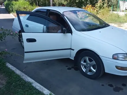 Toyota Carina 1996 года за 2 140 000 тг. в Усть-Каменогорск – фото 2