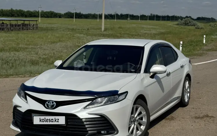 Toyota Camry 2022 годаүшін13 600 000 тг. в Актобе