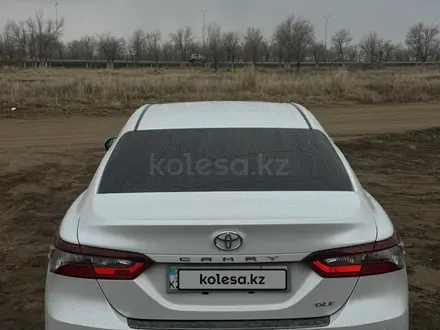 Toyota Camry 2022 года за 13 600 000 тг. в Атырау – фото 10